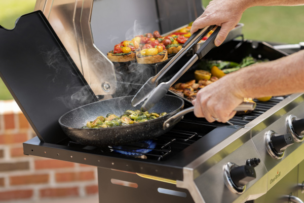 Набор инструментов Char-Broil Deluxe 2 шт (лопатка+щипцы)